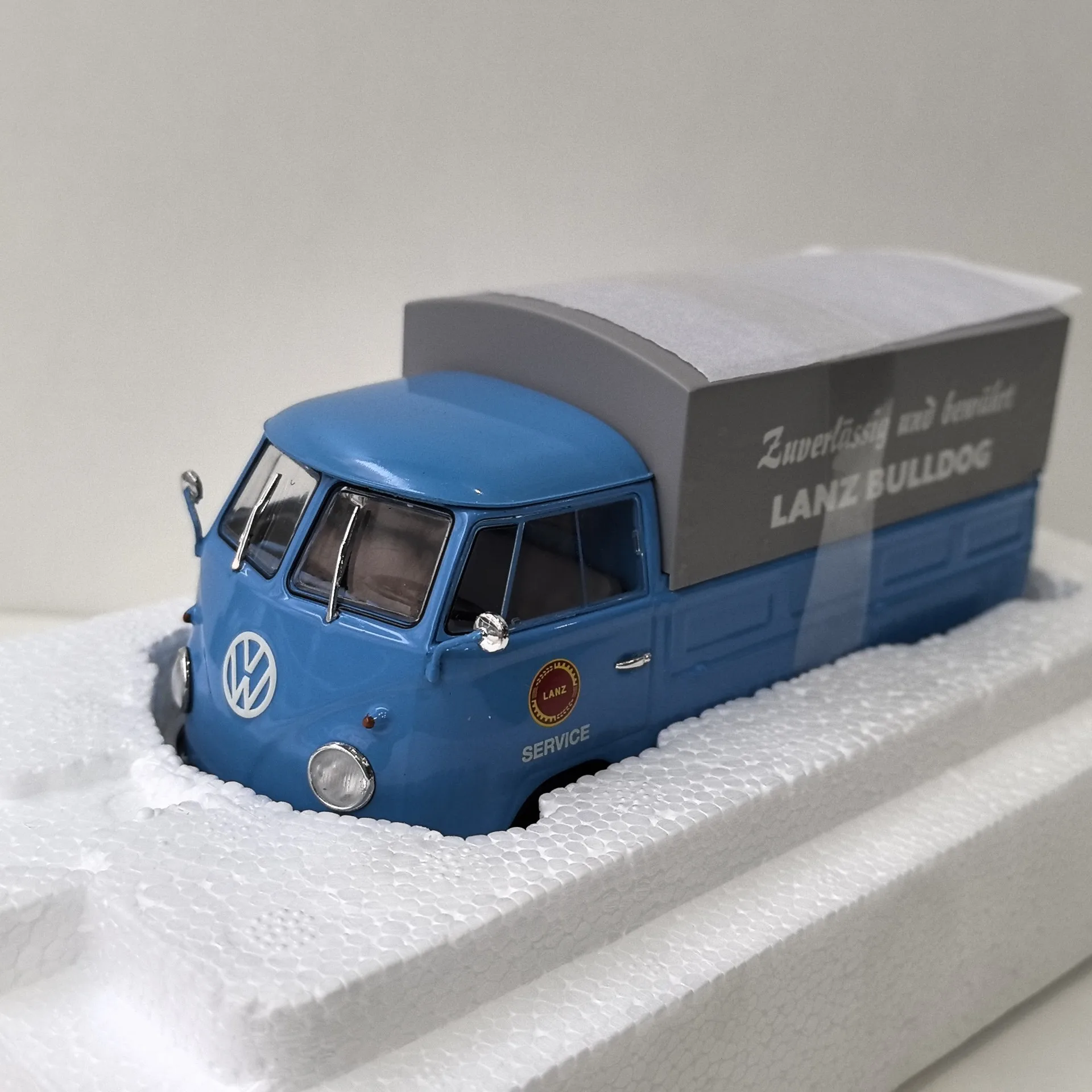 

Diecast SCHUCO 1/32 Scale VW T1B LANZ VW Van Alloy Car Model Collectible Toy Gift Souvenir Display Ornament