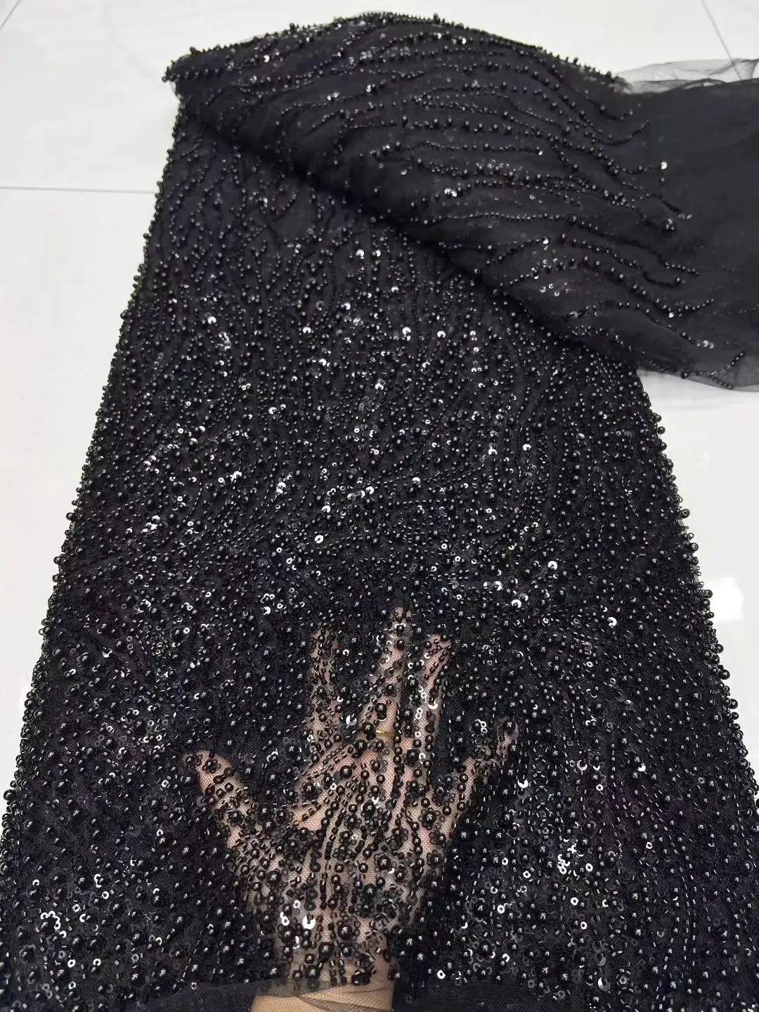 

New Luxury Nigerian African Heavy Beads Sequins Mesh Lace 2025 Bride French Net Lace Fabric Sewing Embroidered Lace Tulle Women