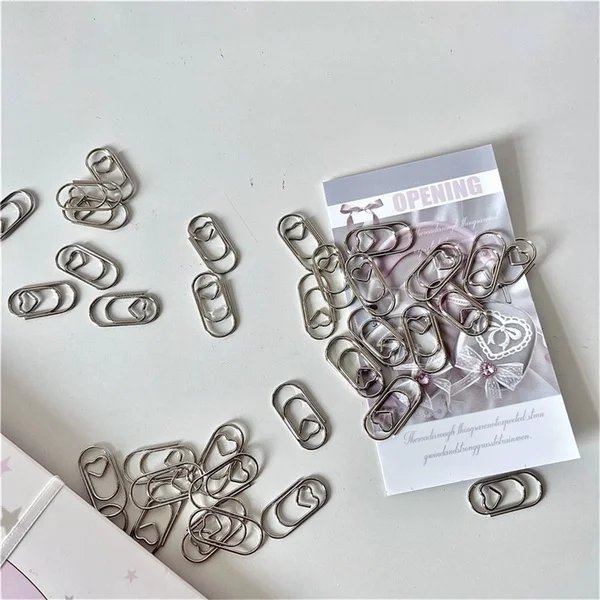 Mini pinces à papier en forme de cœur argenté, 30 pièces, pour cartes Photo, matériaux d'emballage, Clips Photo, marque-page en métal, accessoires scolaires et de bureau