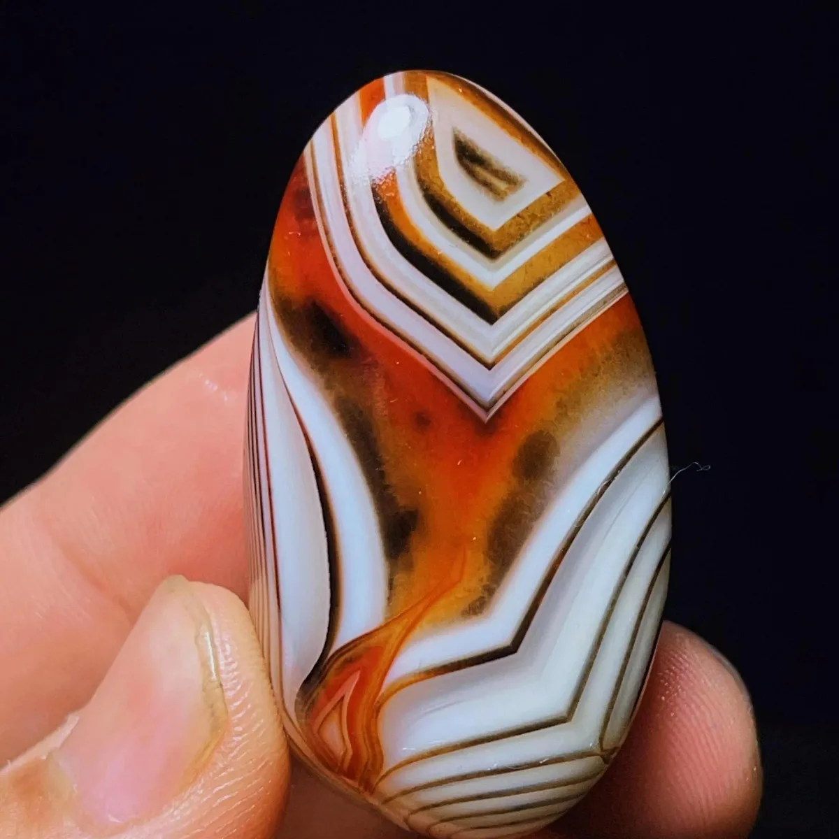 Sandy Tone Banded Agate Worry Stone, Color Gradient, Tumbled Polished, Home Decor, Natural Stone, Crystal Collection