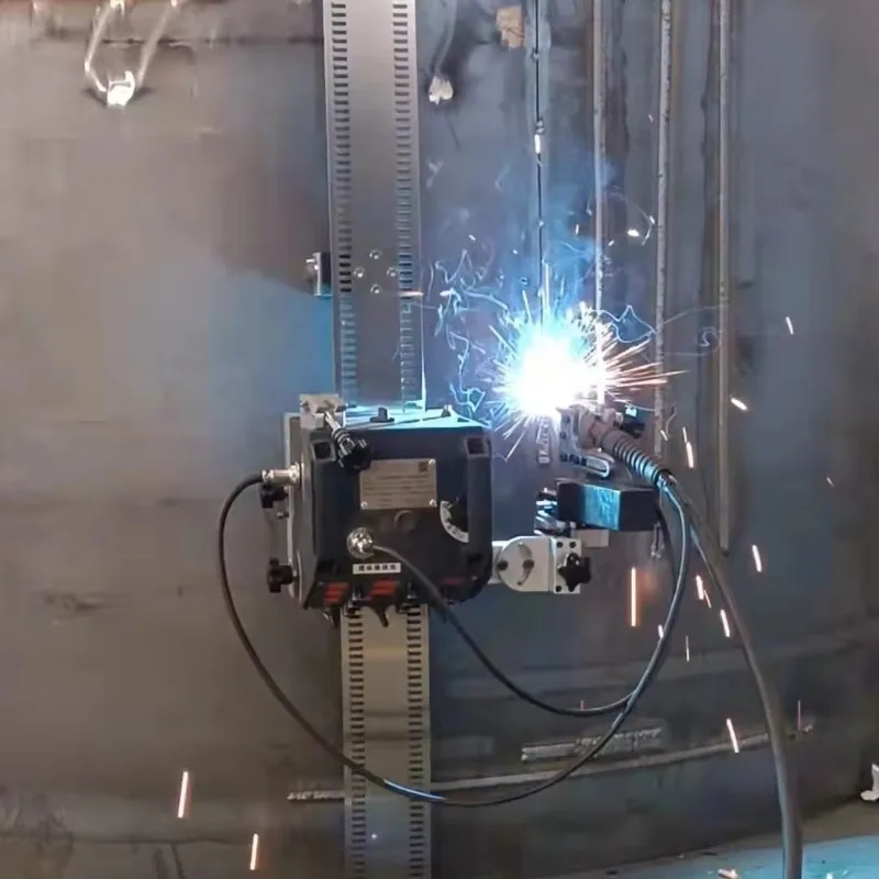 Tank Girth / Circular / Longitudinal / Horizontal / Vertical Seam Welding Tractor / Carriage With Flexible & Straightening Rails