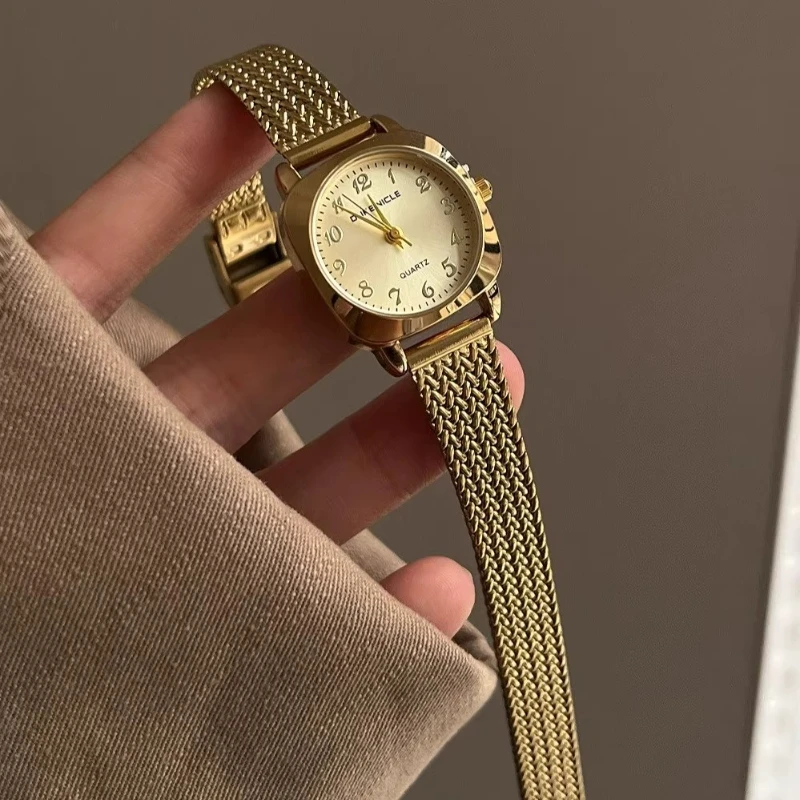 

Small and exquisite medieval classic trendy women's watch elegant simple light luxury 2025 waterproof quartz watch birthday gift