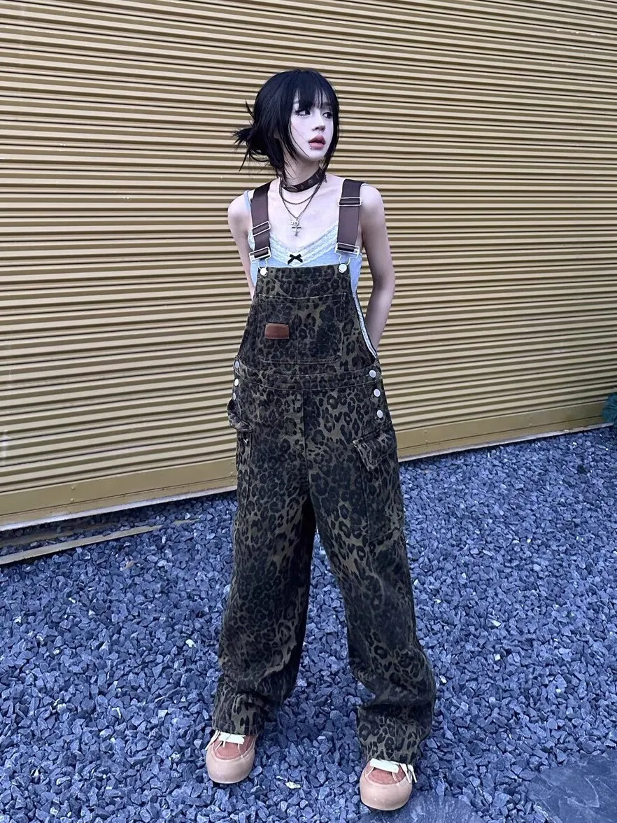 

Женские джинсовые комбинезоны с леопардовым принтом, весна 2024, свободный крой, прямые штанины, утягивающий эффект, уличный стиль, рабочая одежда, длинные брюки...