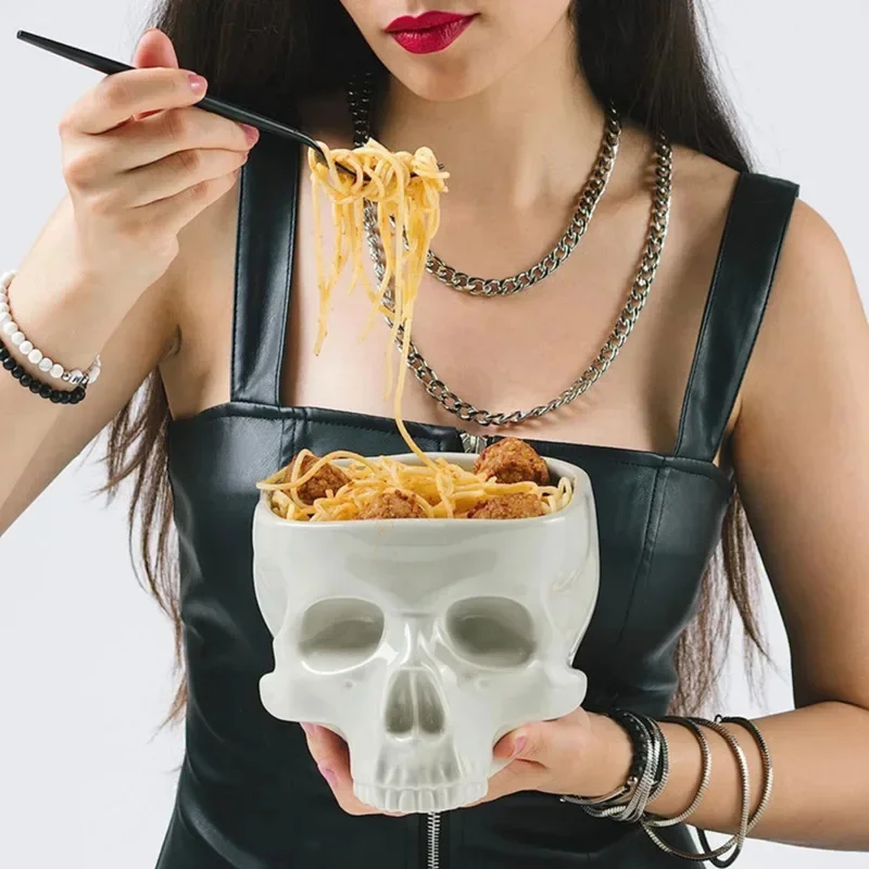 

Porcelain Retro Gothic Skull Pasta Bowl Halloween Tableware Home Bar Noodle Salad Candy Ceramic Bowl Tabletop Decoration 2024