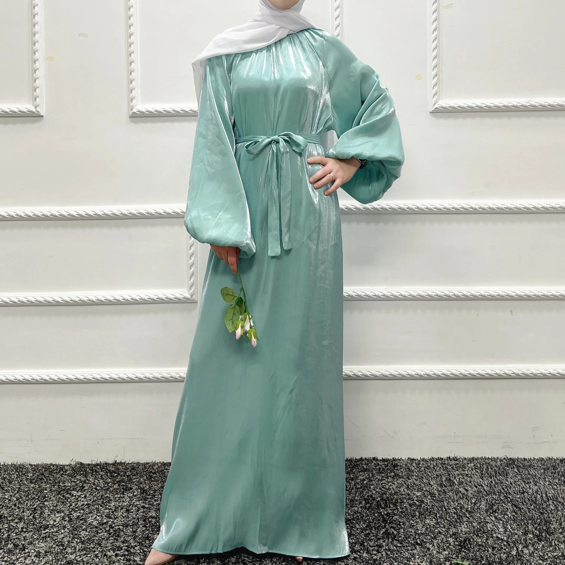 Shiny green Ramadan Eid Djellaba Muslim Dress Dubai Fashion Elastic Puff Sleeve Soft Shiny Abaya with belt wy840w