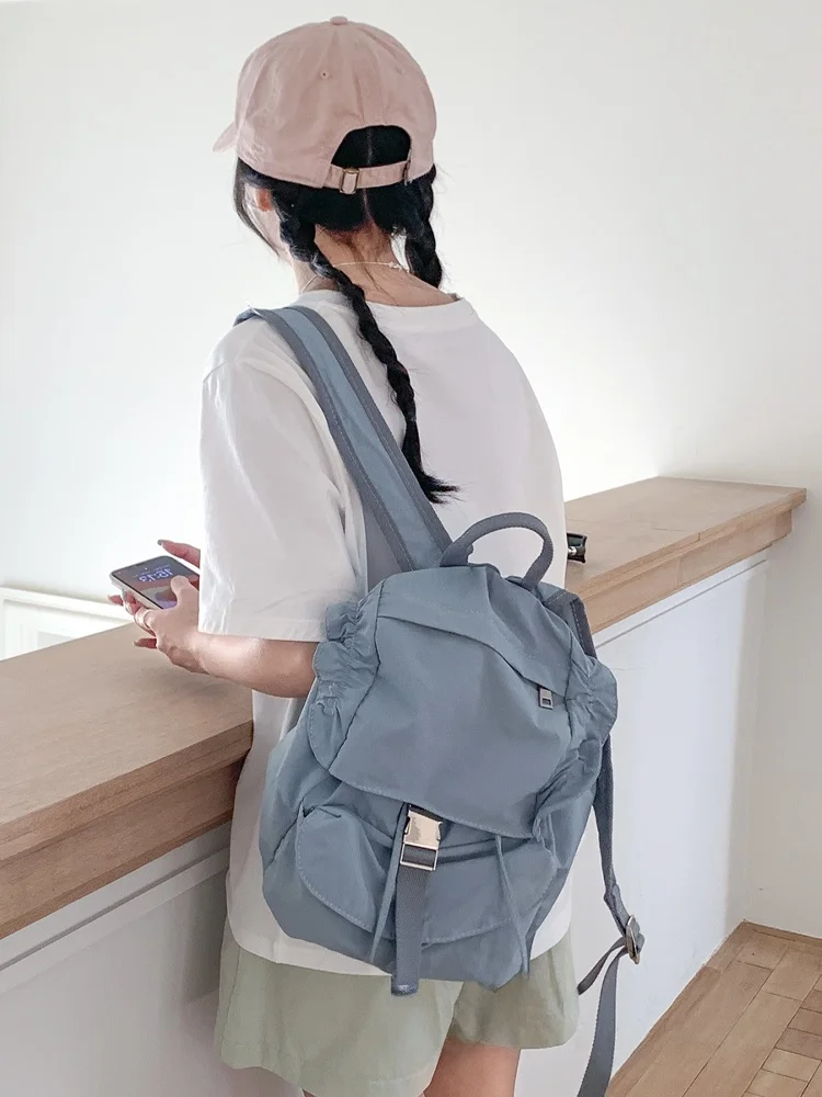 حقيبة كتف مزدوجة بتصميم كوري جديد لعام 2025، خفيفة الوزن ومتعددة الاستخدامات وذات سعة كبيرة، مناسبة للمدرسة والتنقل للنساء