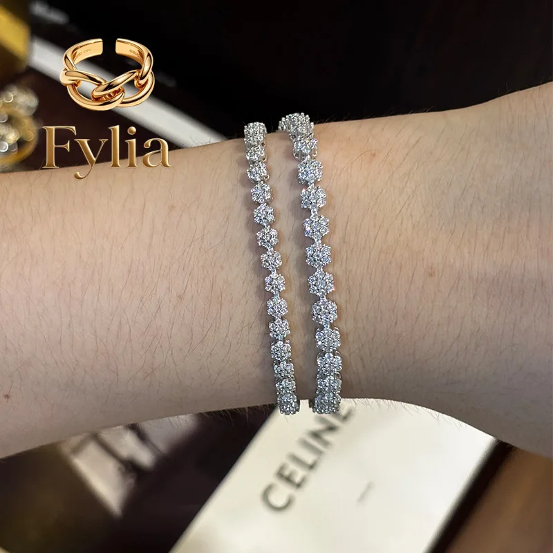 Fylia Jewelry   Luxury Solid Platinum PT950 Small plum blossom moissanite diamond bracelet ins fashion bracelet