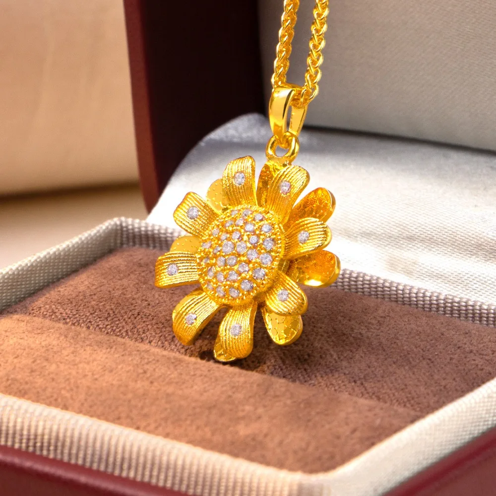 Rotatable mosaic sunflower pendant with a touch of exclusivity and sophistication, symbolizing the sunny flower. 9999gold