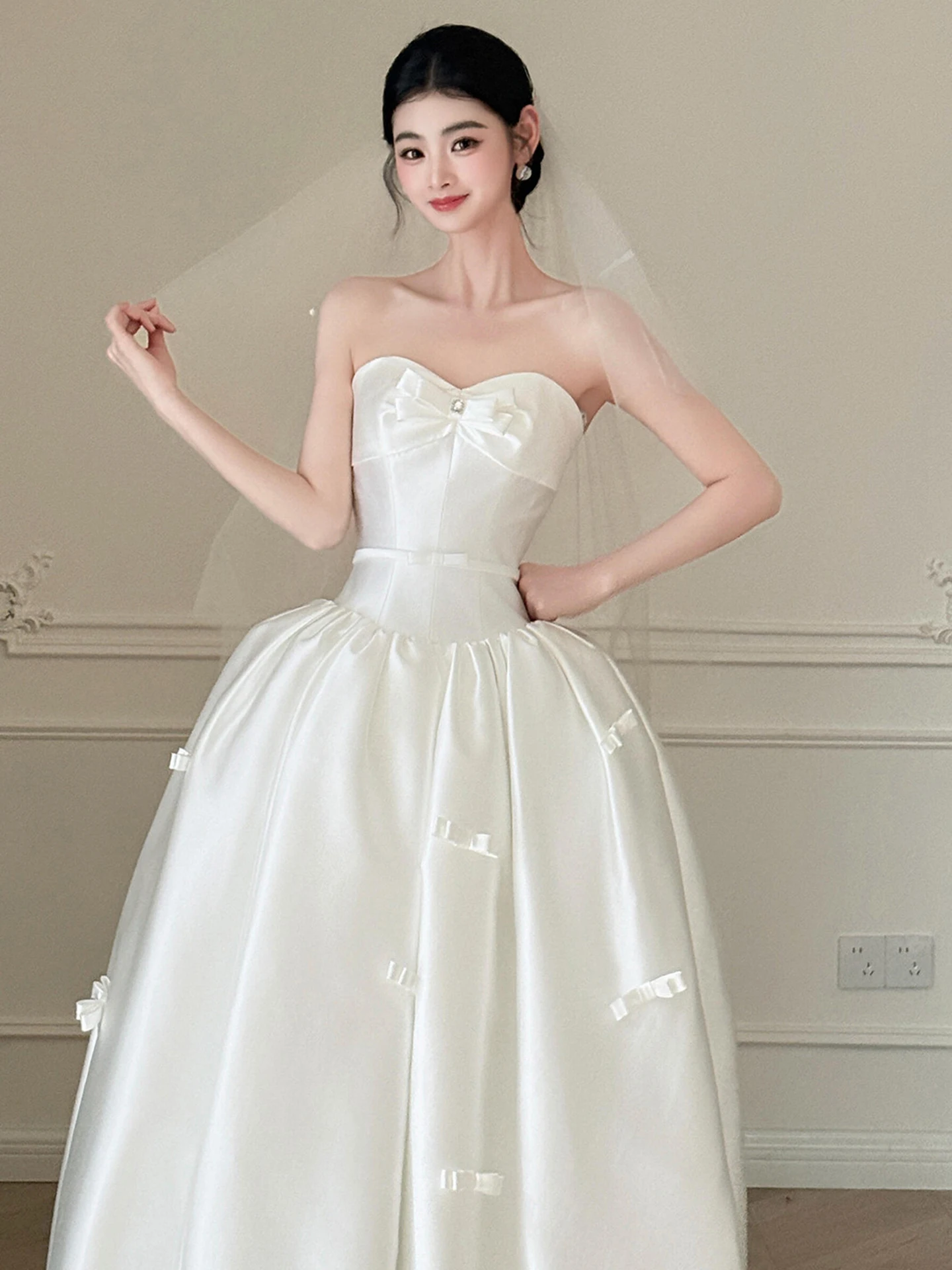 

Легкое свадебное платье без бретелек из шелкового атласа, простое и элегантное, для невесты, для мероприятий в отеле, с завышенной талией, длинная юбка