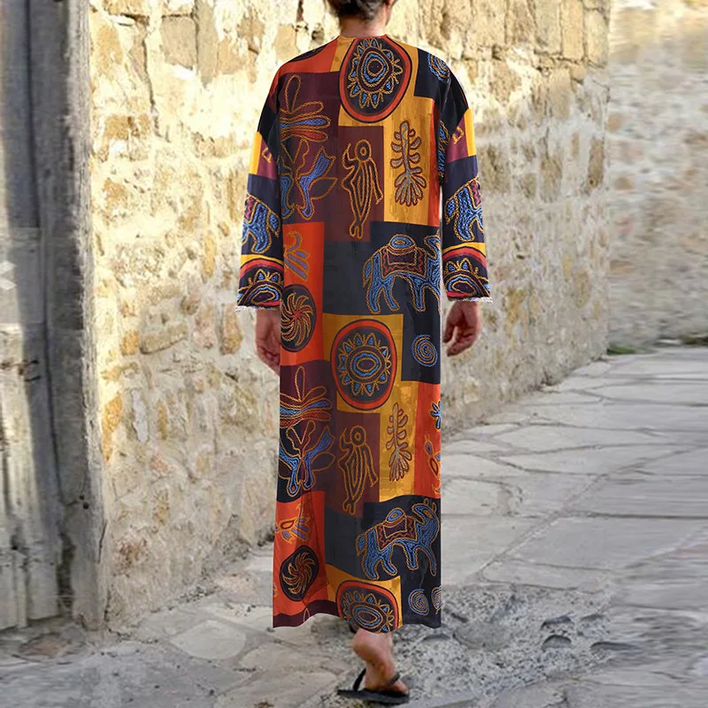 Moda musulmana Jubba Thobe Abbigliamento etnico mediorientale Abito lungo da uomo Abito lungo stampato Abito arabo
