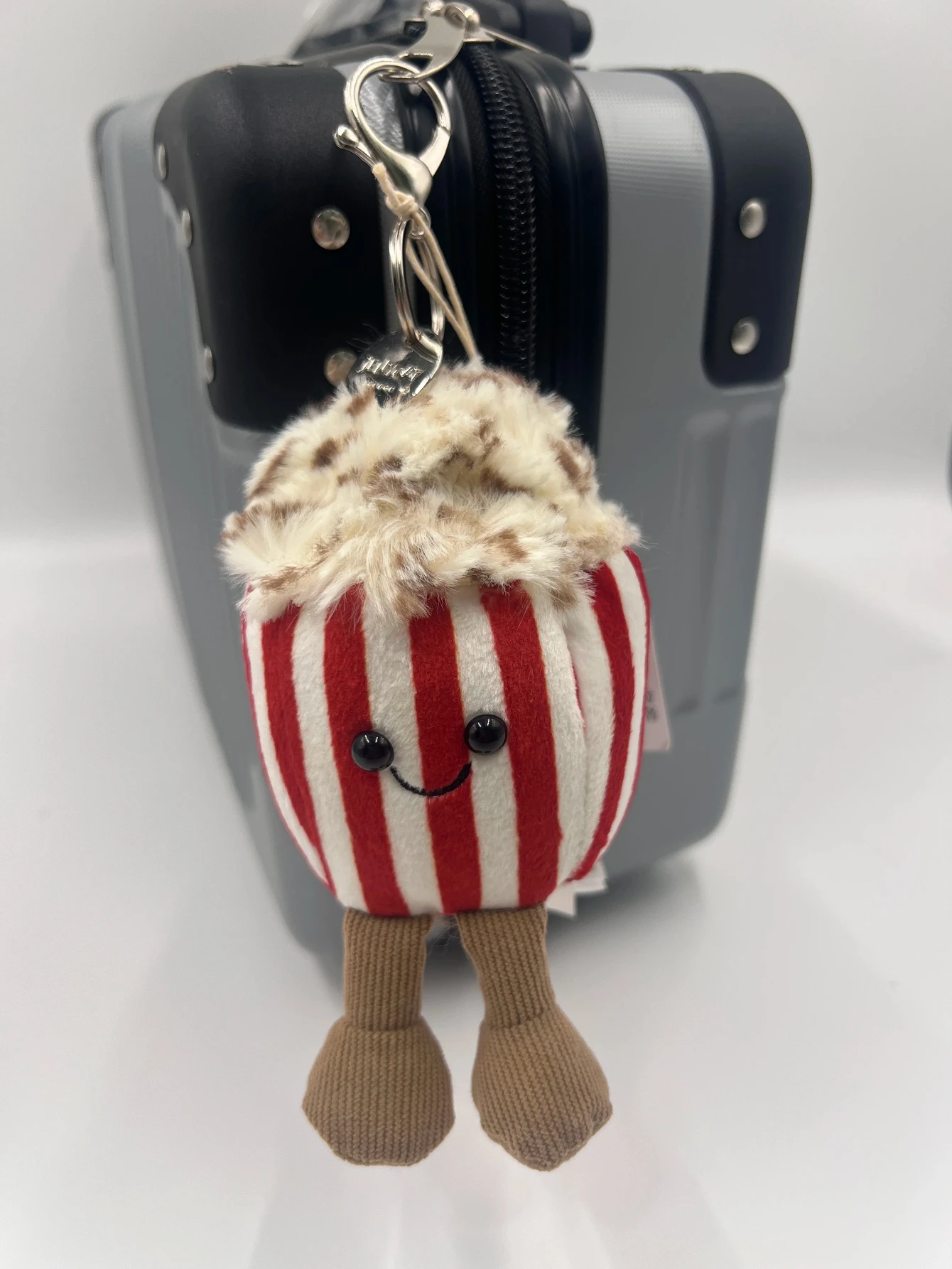 

New J brand plush toy bag charm,cute accessory,suitable as a birthday gift for little girls,a bag charm,or a Children's Day gift