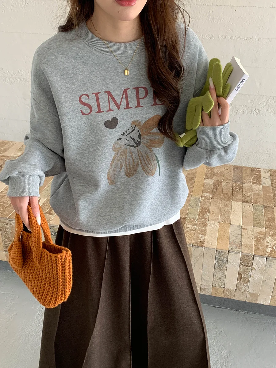 بلوفر نسائي مخملي بأكمام طويلة كاجوال مطبوع برقبة دائرية لمجموعة الخريف والشتاء الجديدة