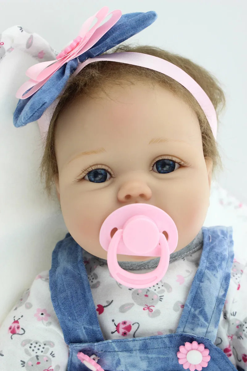 55CM Soft Silicone Reborn Doll bebe Reborn Cloth Body Lifelike Realistic Baby Doll Newborn Girls Gift