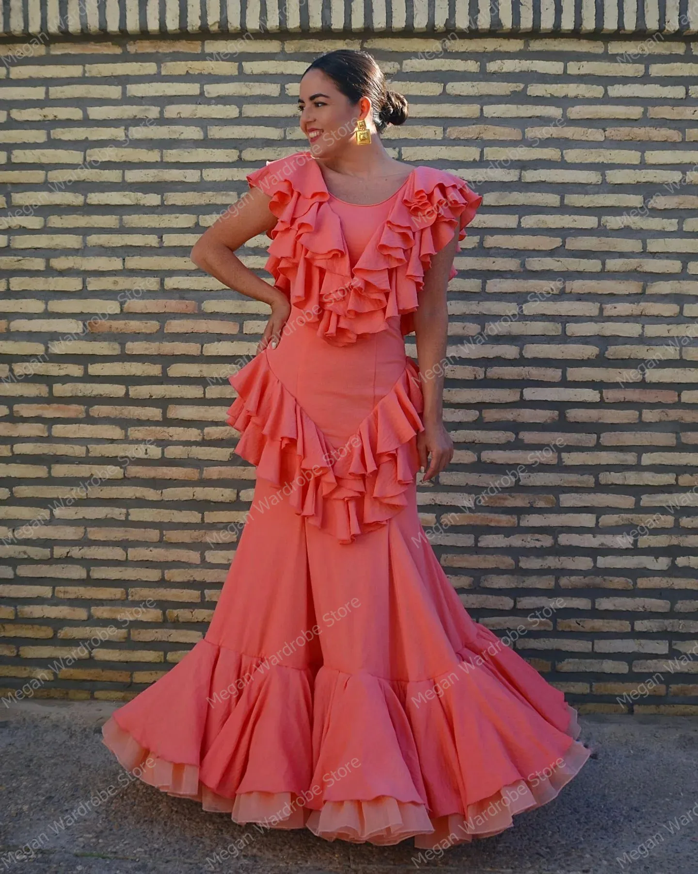 Elegancka koralowa falbana satynowa suknia wieczorowa rozkloszowana na dole hiszpański styl bez pleców, długa sukienka na studniówkę kobiety vestidos de noche Custom Made