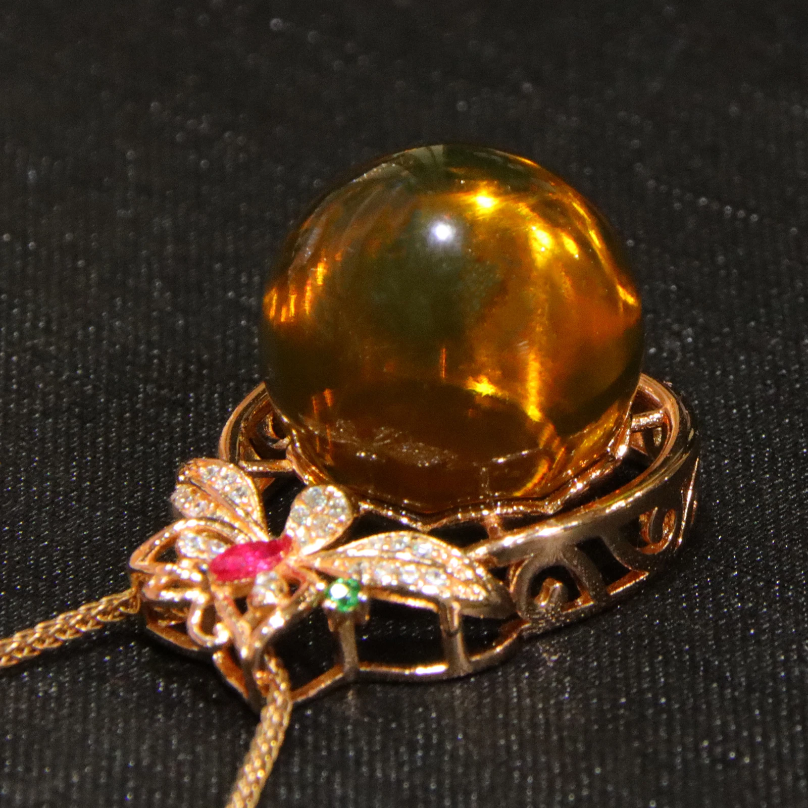 Solid Silver Mexican Blue Amber Pendant 17mm Natural Amber Bead Flower Clasp Design with Sterling Silver Necklace