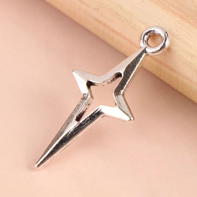 40 szt. 23x10mm Antyczne Srebrne Ażurowe Zawieszki w Kształcie Gwiazdy do Wyrobu Biżuterii Akcesoria DIY