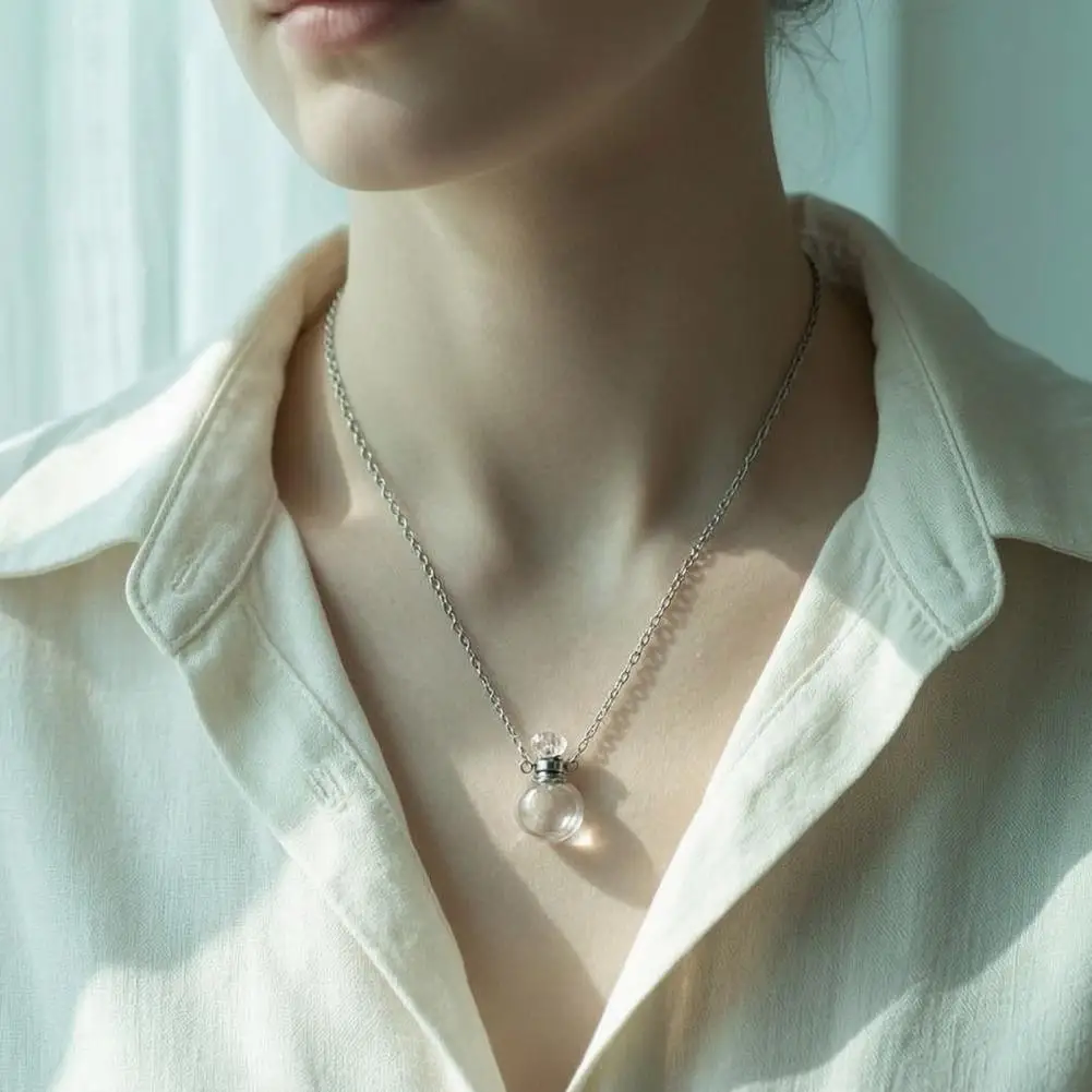 Perfume Vial Pendant Necklace Transparent Aroma Essential Oil Diffuser Pendant Refillable Spherical Perfume Bottle Necklace Wome