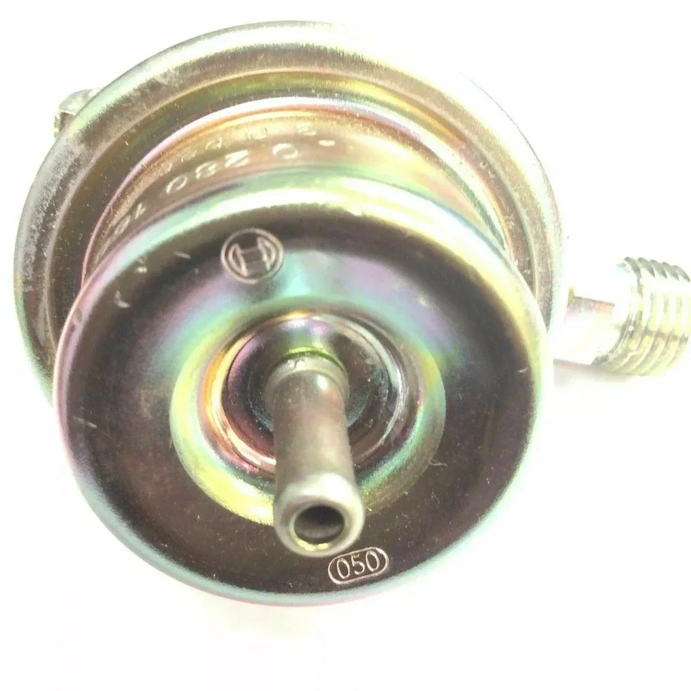 

Регулятор давления впрыска топлива 3,0 бар для LANCIA Thema Saloon (834) SAAB 900 I Convertible 0280160256