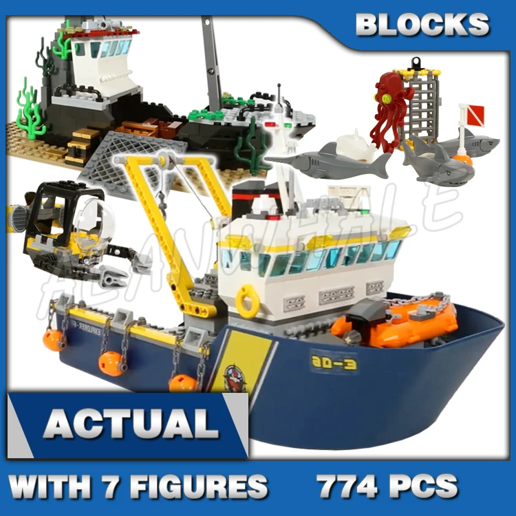 774pcs City Deep Sea Exploration Vessel Submarine Scuba Scooter Shipwreck Shark 02012 Building Block Toys Compatible With Model