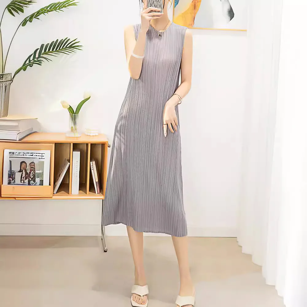 

Pleats Pleated Spring Summer New 2024 Sleeveless Thin Bottoming Mid-length Dress Round Neck Head Temperament Within Dress Female