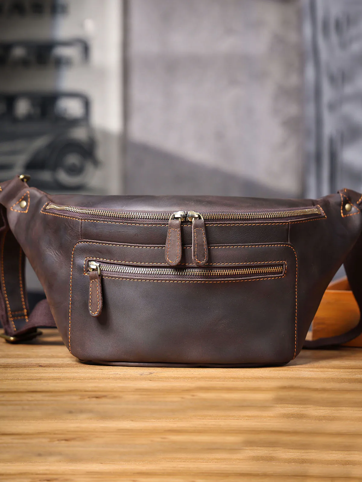 casual vintage high-quality first layer cowhide men's phone chest bag outdoor travel luxury genuine leather sports crossbody bag