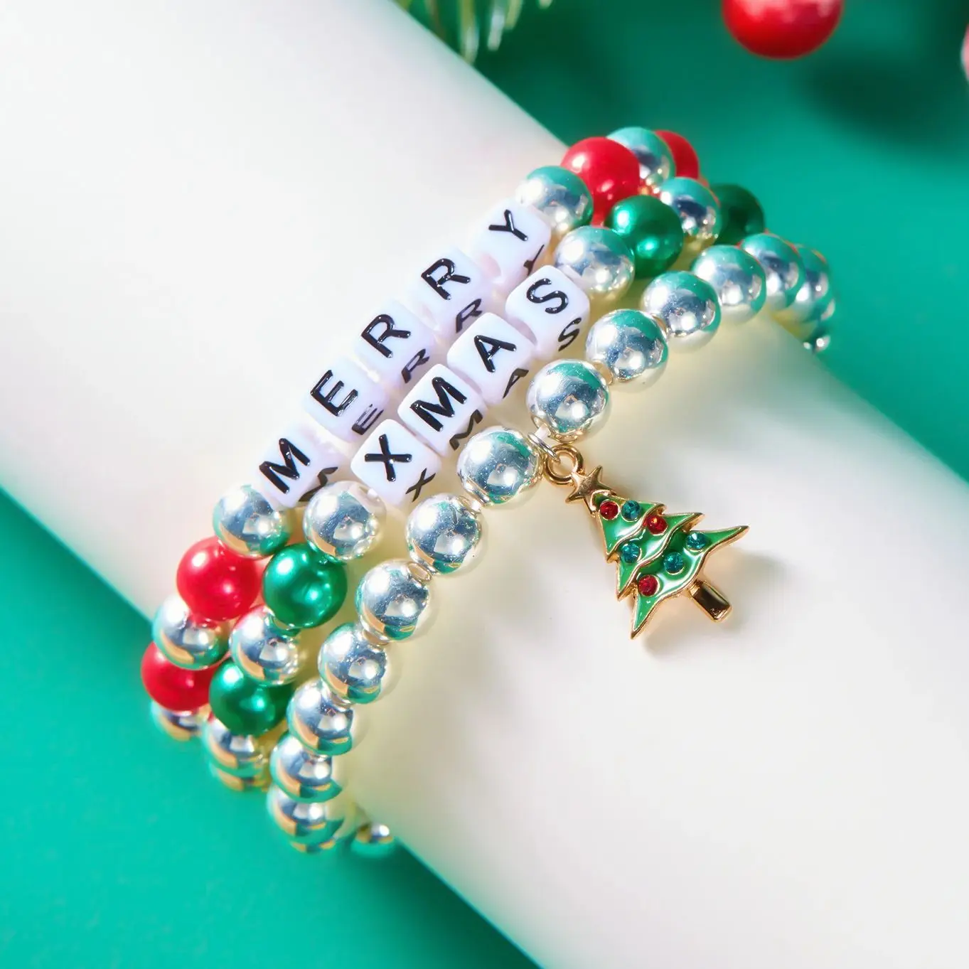 Simple Handmade Multilayer Beaded Bracelet for Women Fashion Christmas Tree Santa Claus Pendant Bracelet Friendship Jewelry Gift