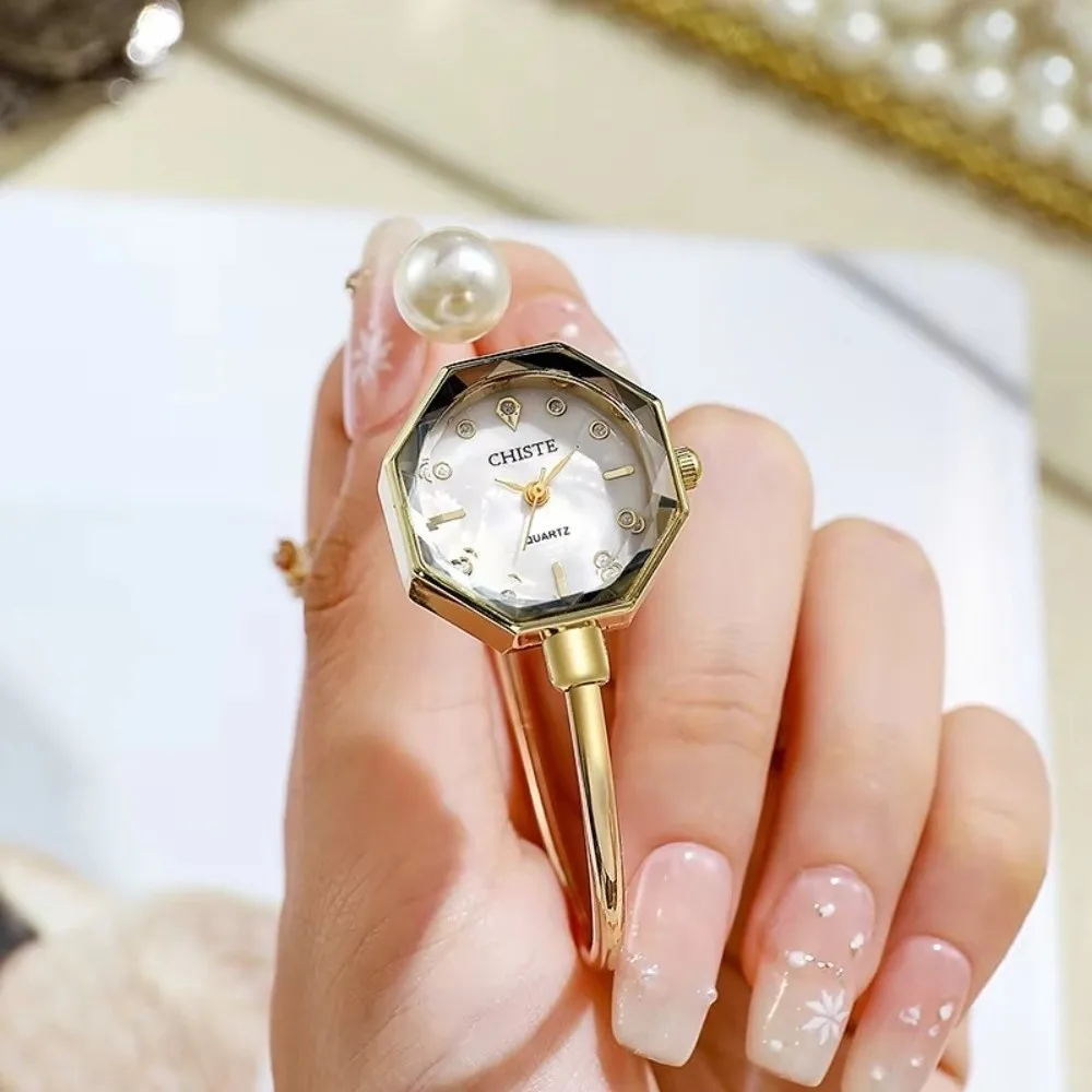 Casual Diamond Scale Wrist Watch Pearl Strap Open Bracelet Quartz Watch Pearl Bracelet Watch Women