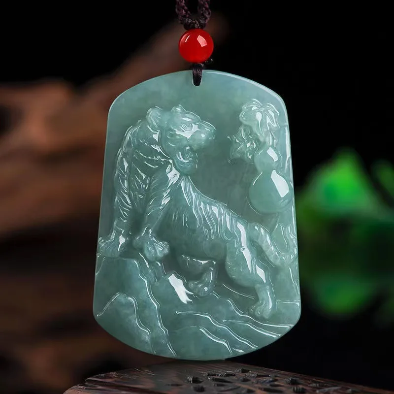 

Myanmar Natural Emerald Zodiac a Goods Growling Tiger, Roaring Jade Necklace Pendant with Cert