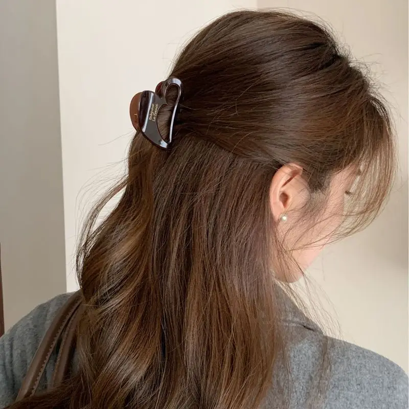 1pc High end chocolate clip with French atmosphere, hair grabbing, back of the head, temperament, quality, retro shark hair clip