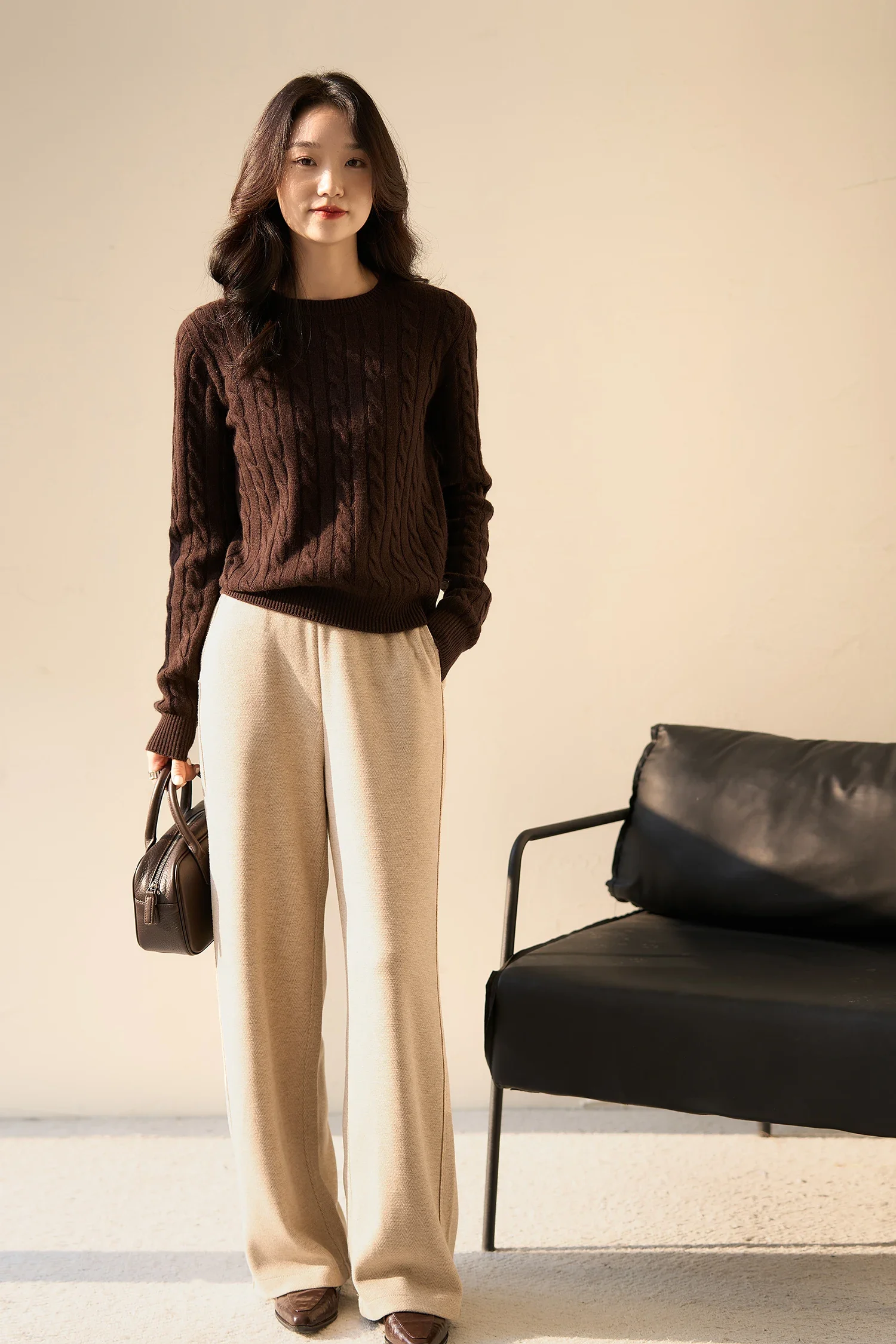 سترة ليليان الملتوية من الصوف الكشمير الإيطالي برقبة دائرية، ملابس تريكو ناعمة فاخرة للنساء