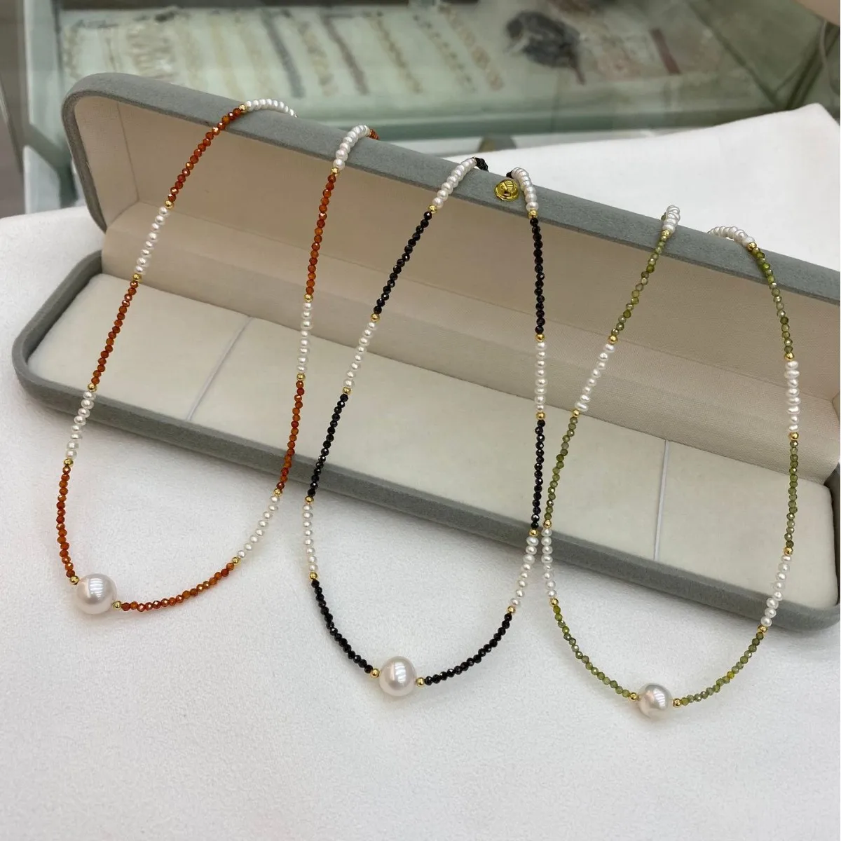 Black Pointed Crystal, Red Crystal, Baroque Pearl Necklace Women's Natural 2026 New Item, Light Luxury High-end Collarbone Chain