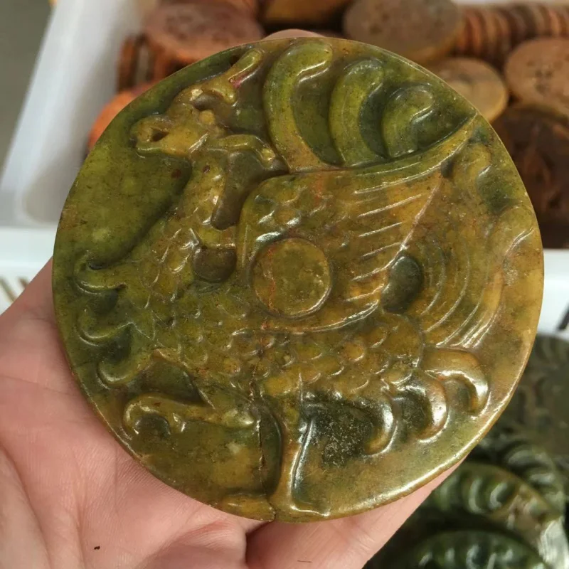 Vintage antique-style natural jadeite Xuanwu Zhuge pendant, fashionable and versatile