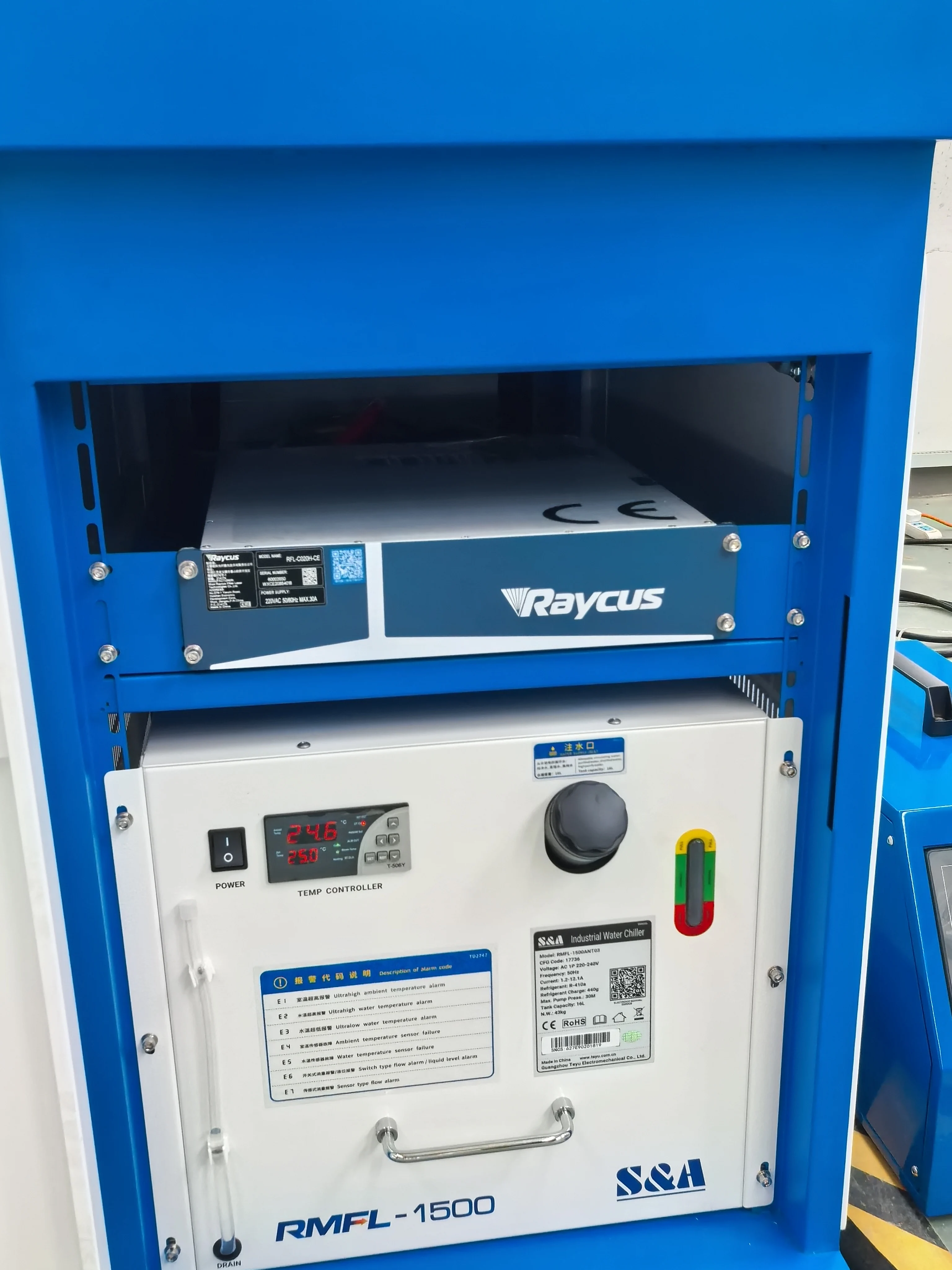 

Raycus 1500W Handheld Laser Welding Machine with Fiber Laser Beam for Sale - Professional Welding Tool