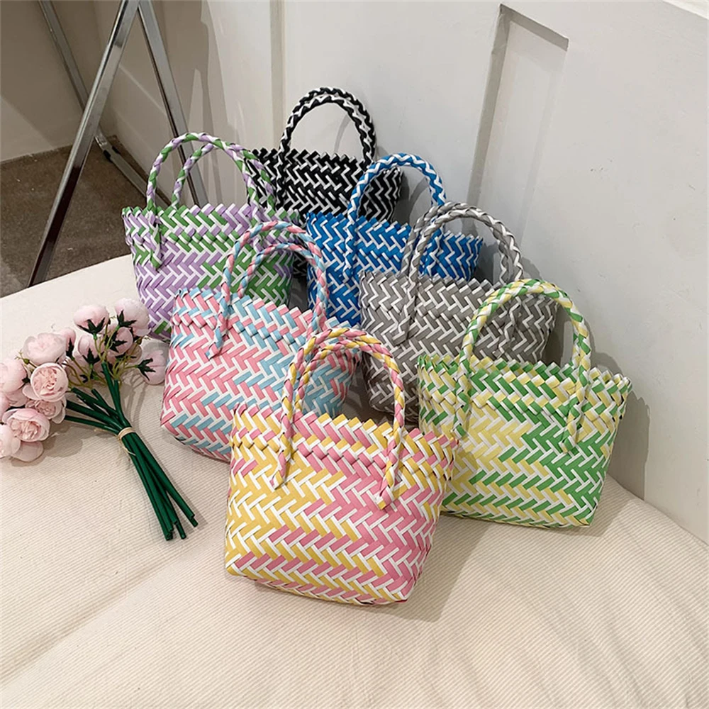 Summer Trend borsa intrecciata a mano Square Little Basket 2024 New Straw Cute Colorful Bags borsa da spiaggia per le vacanze con centinaia di