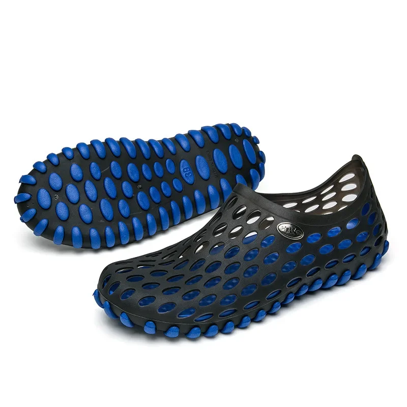 Sandalias de playa para hombre y mujer, zapatos con agujeros para deportes acuáticos, talla 35-45, novedad de verano