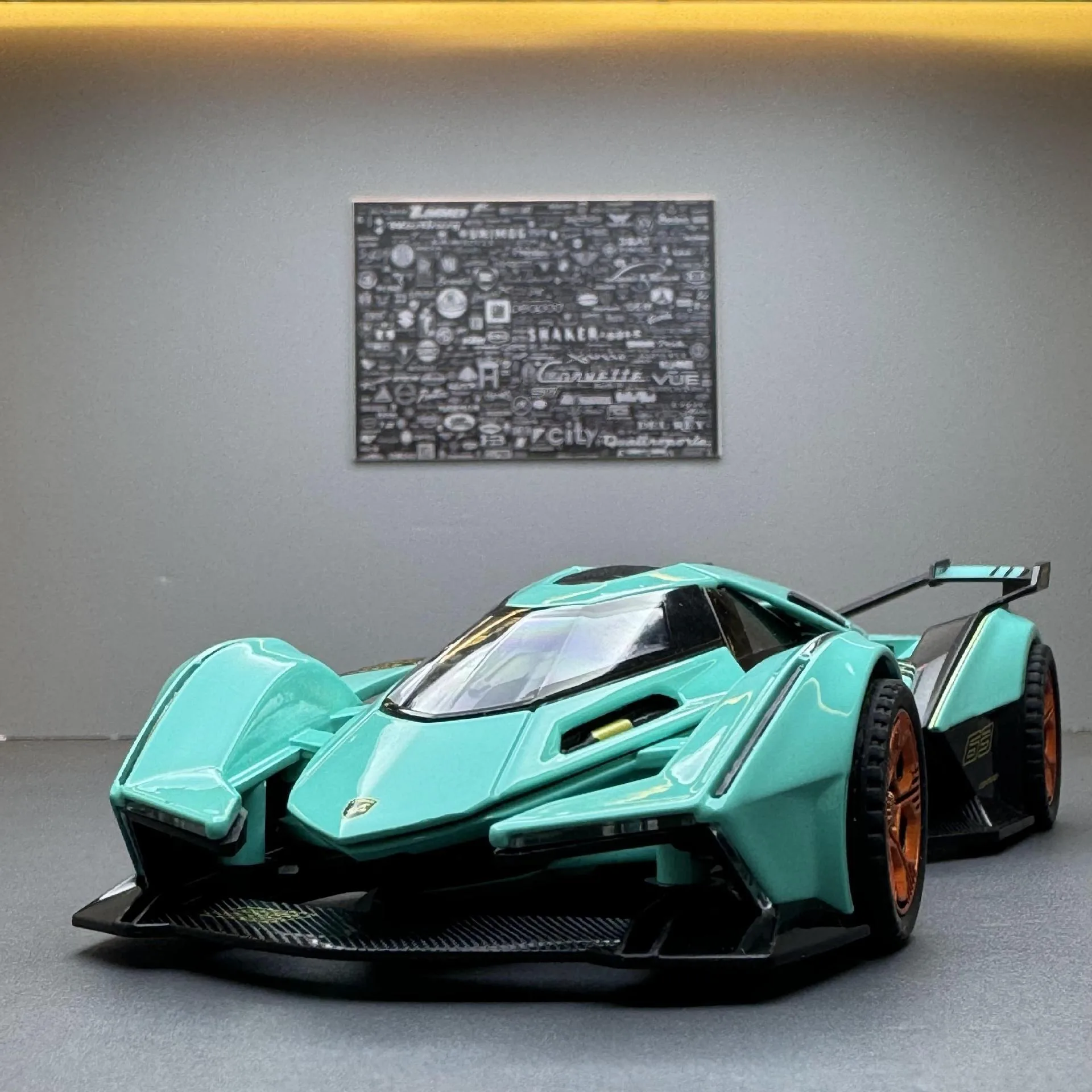 Lamborghini V12 Concept Auto sportiva Luxy Modello di auto Fonde sotto pressione Veicoli in metallo Simulazione Suono e luce per giocattoli per bambini Regalo