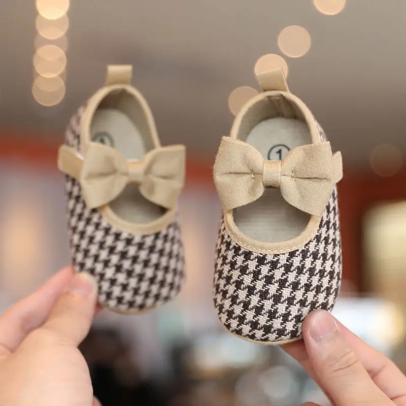 Spring and Autumn New Style Small Fragrance Lattice Style Princess Shoes Newbron Baby Girl Rubber Sole Non Slip Prewalker Shoes