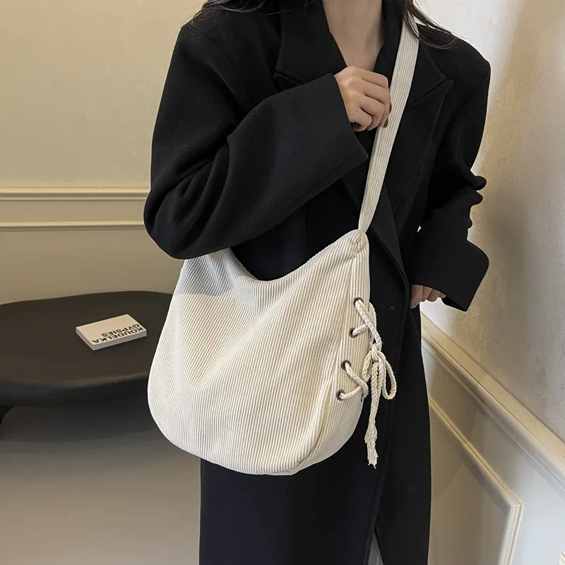女性用コーデュロイ餃子バッグ大容量通勤バッグ学校用カジュアルクロスボディバッグ多用途秋冬バッグ