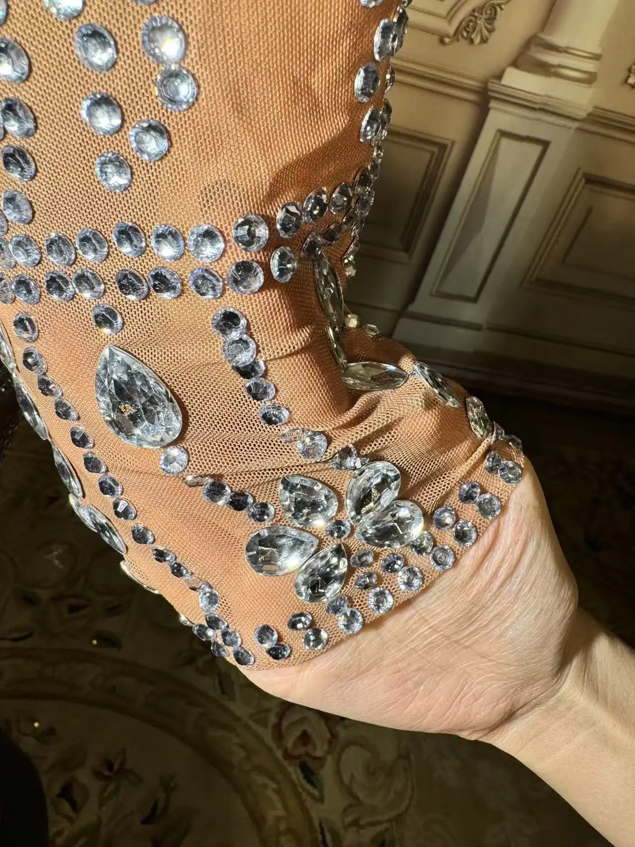 ZD سباركلي حجر الراين فستان قصير مثير شبكة غمد مساء حفلة ملهى ليلي أداء زي لشريط المطربين الراقصات المرحلة ارتداء