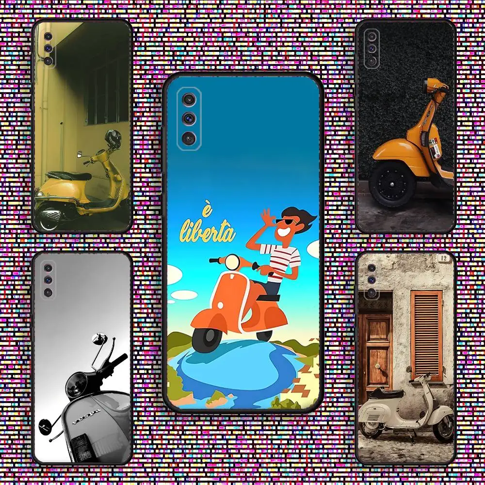 

Vintage Moto V-VespaS Phone Case For Samsung S 25,24,23,22,30,21,10,9,Ultra,Plus,Lite,FE,4,5 G Black Soft Case