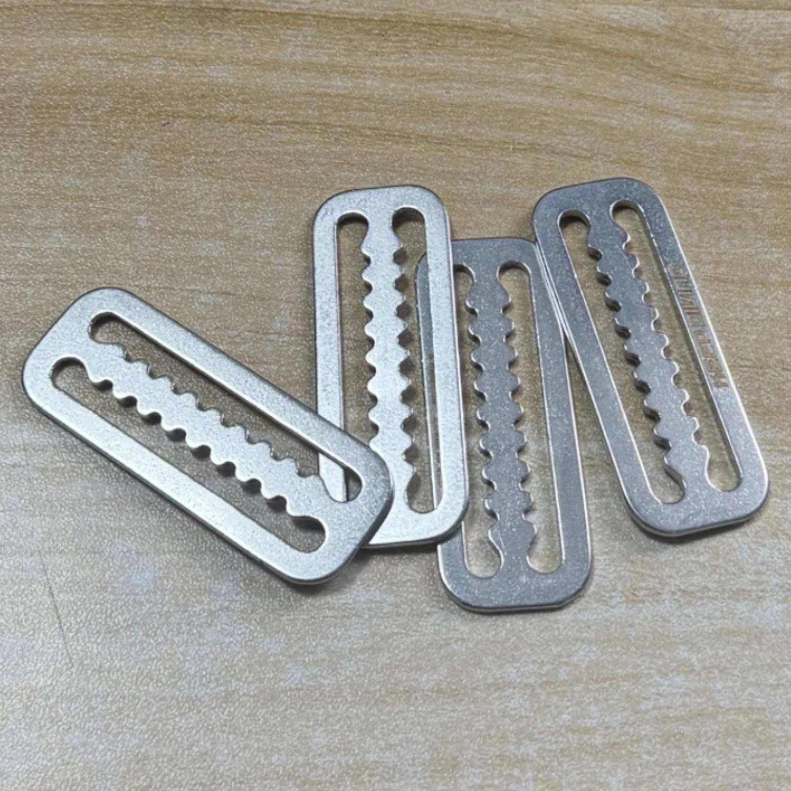 hebilla-de-acero-inoxidable-de-61-mm-resistente-a-la-corrosion-hebilla-de-bloqueo-de-escalera-tope-para-arnes-de-buceo-equipo-ajustable-para-exteriores-facil-de-usar