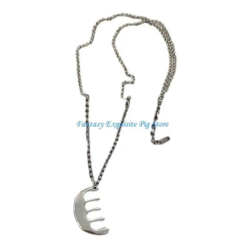 عقد بقلادة مشط بتصميمات مرنة ومريحة لأي مناسبة