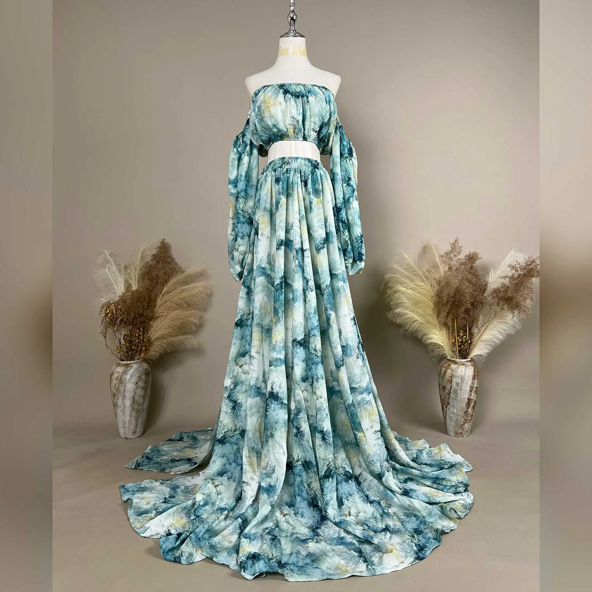 

Don&Judy Off-the-Shoulder Two-Piece Gown with Puff Sleeves and Blue Tie-Dye Print Skirt Maternity and Non-maternity Photoshoot