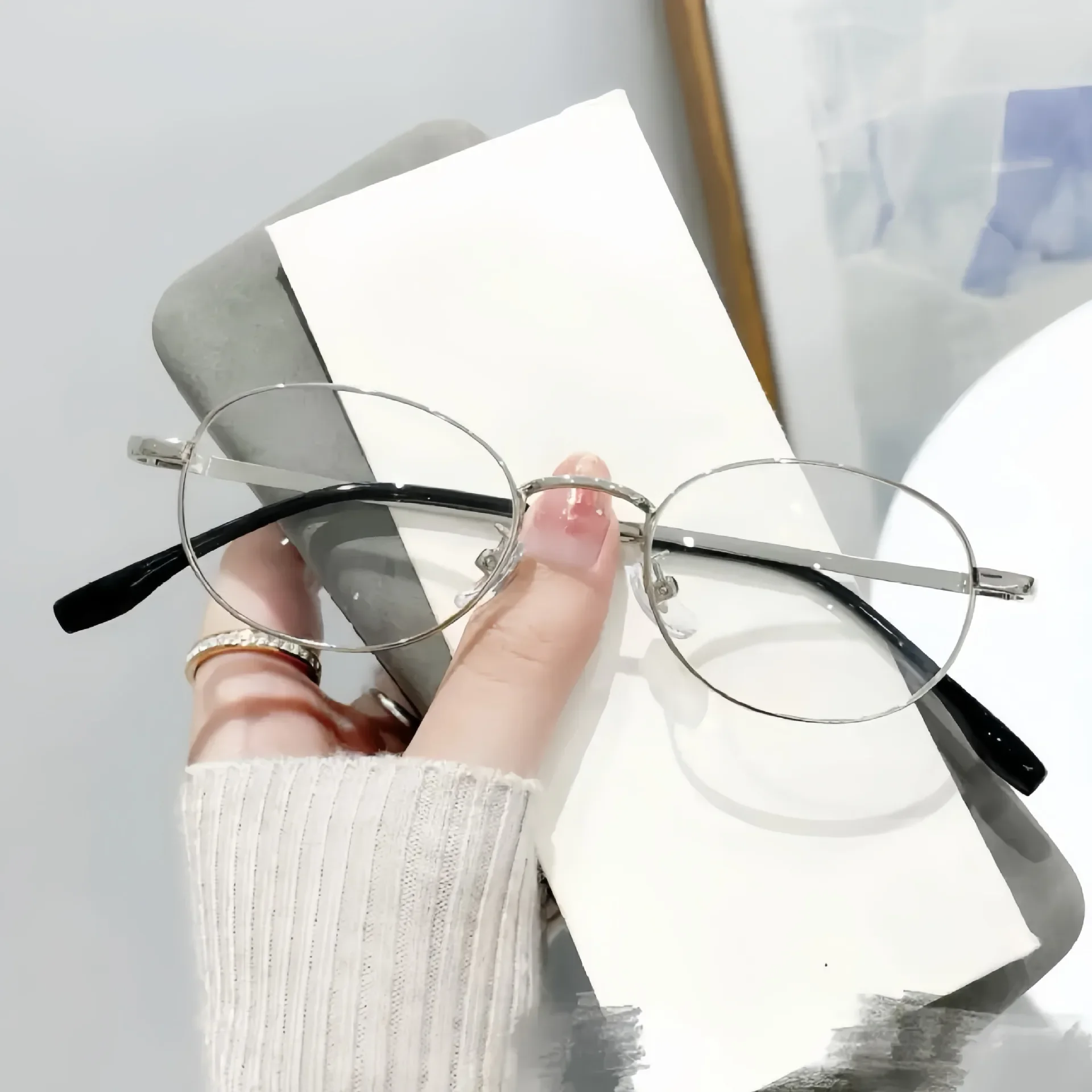 Vintage Anti-Blue Light Oval Glasses Women\'s Oval Metal Frame Brand Fashion Y2K Woman Metal Optical Frames Computer Glasses