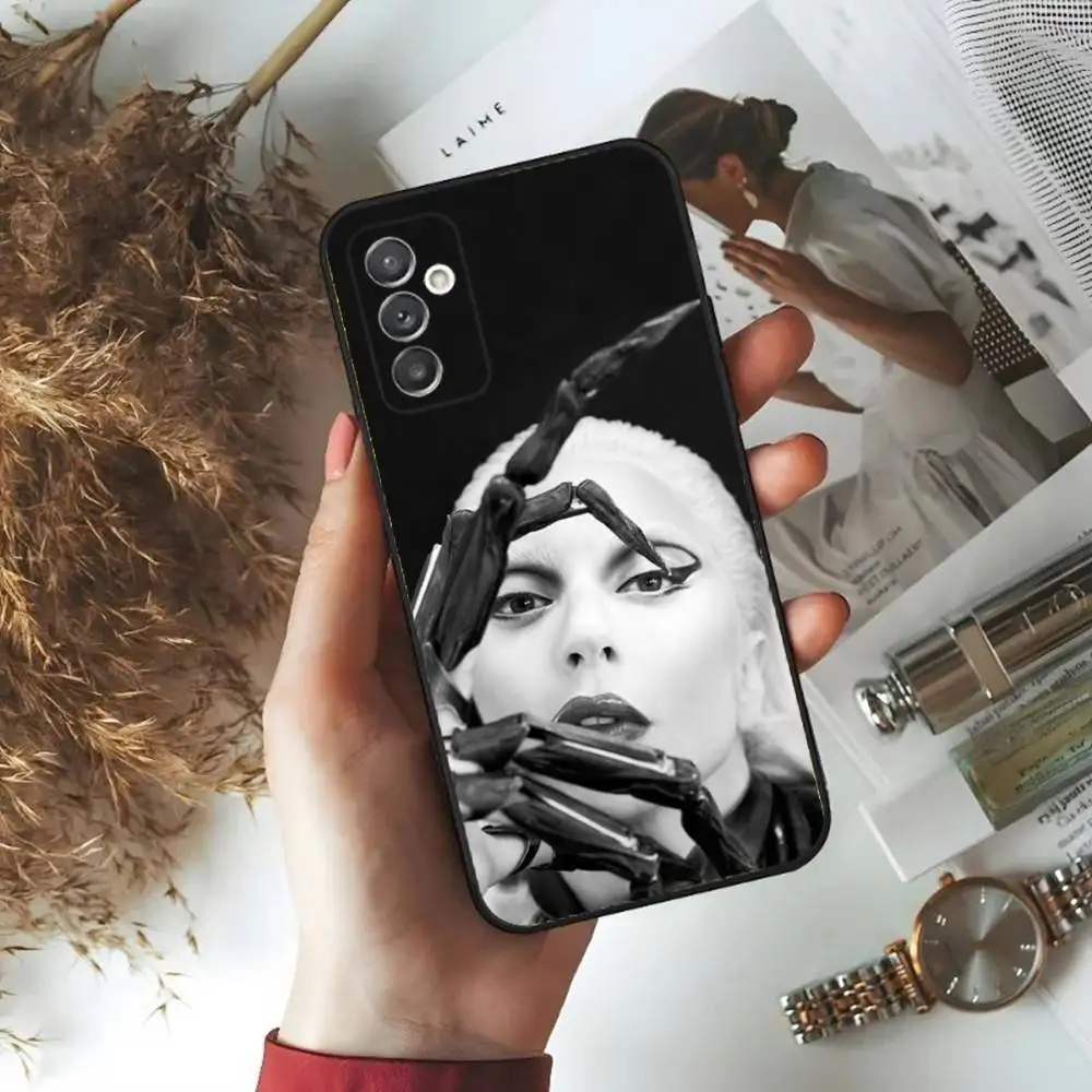 حافظة هاتف Singer L-Lady G-Gaga لهاتف سامسونج S24,23,22,30,21,10,9,Ultra,Plus,Lite,FE,5G حافظة ناعمة سوداء #6