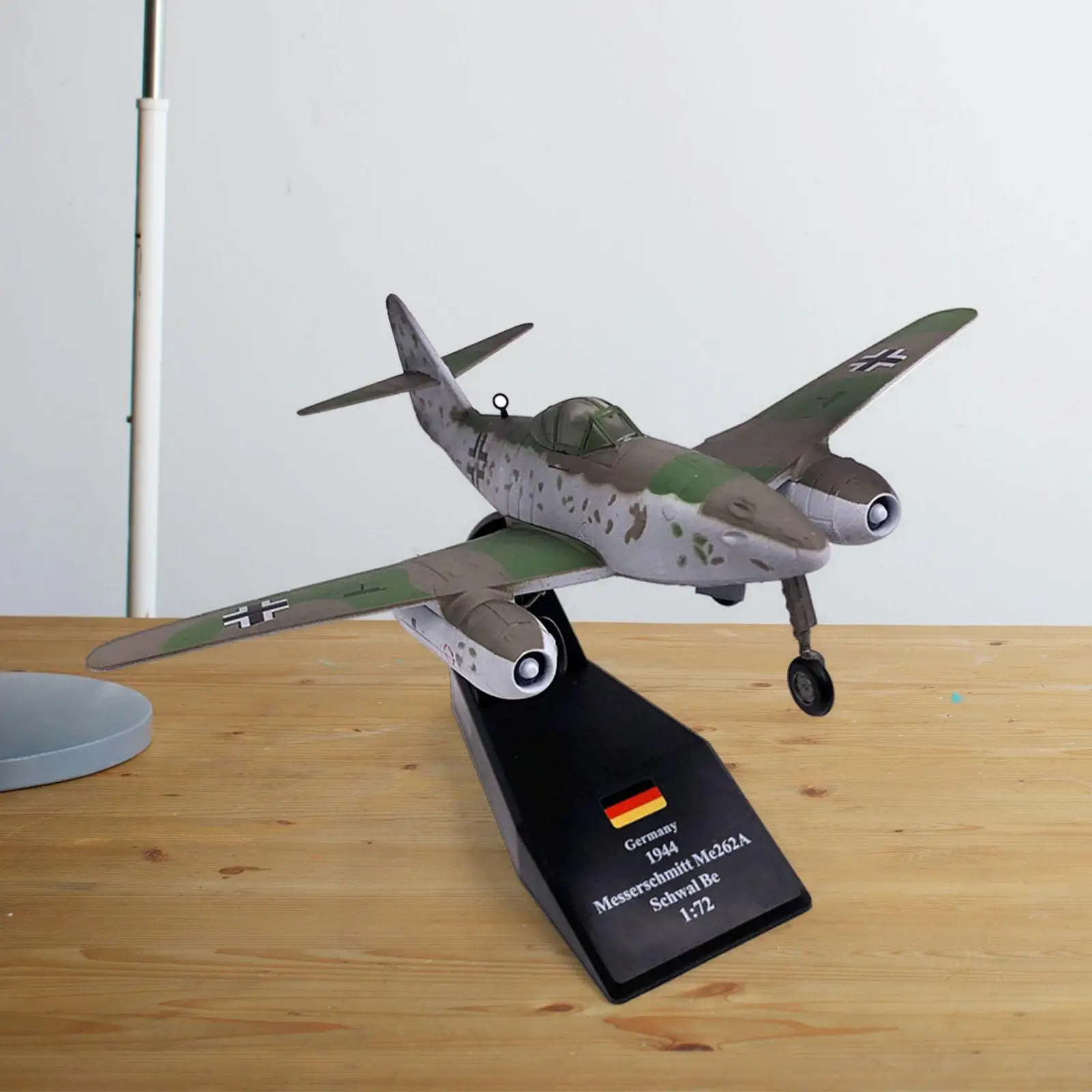 Realistic 1/72 Alloy fighter Model with Stand Collectibles Aircraft for Desktop