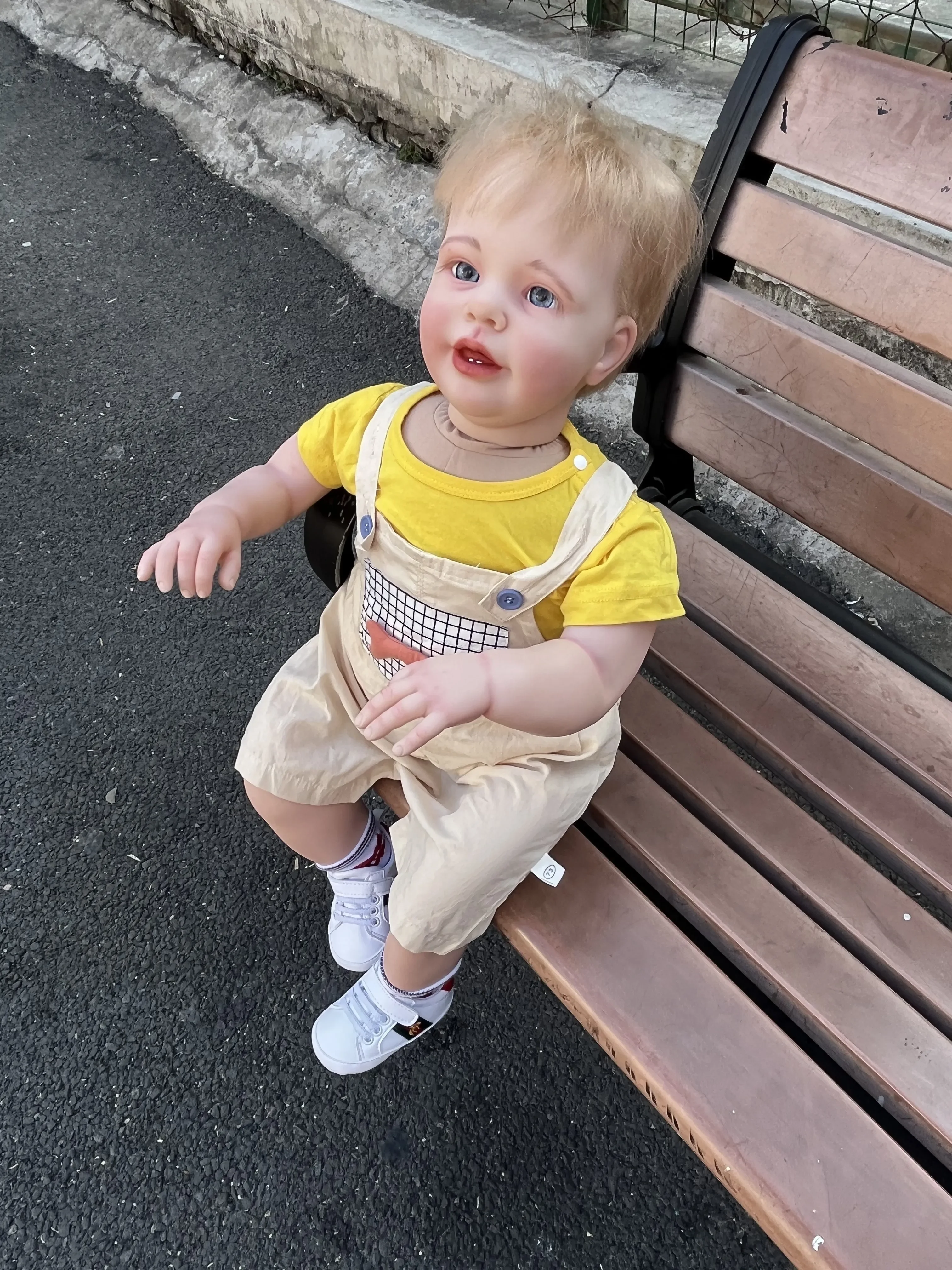 DLS Aangepaste Supply 28 inch Reborn Baby Katie Marie Boy Versie Handgeworteld Haar Al Afgewerkte Pop Met Jurk