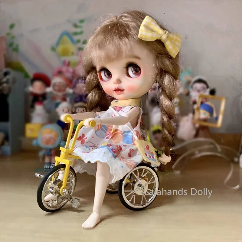 Dollhouse Miniature Items Mini Scooter, Children's Tricycle/ScooterModel for 1/6,1/8 Blyth/BJD Furniture Decoration Accessories