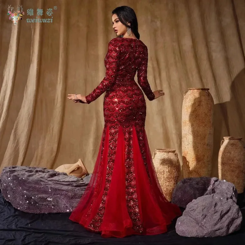 Abito da sera a sirena in rete patchwork con paillettes rosse autunno e inverno Abito da sera elegante con maniche lunghe e vestibilità slim