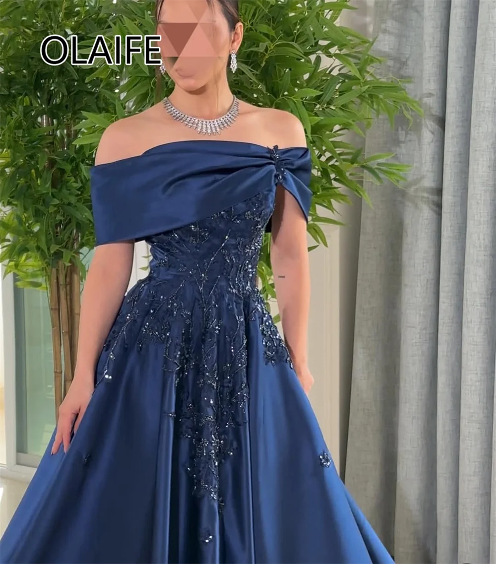Glamorous Boat Collar Satin Pleated Formal Evening Party with Sequins Lace A-line Backelss Prom Gown with Court Customized